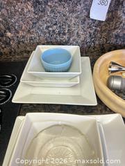 MaxSold Auction: Lot of Mixed Kitchen Goods - Appliances Blender & Dishes + More - San Jose (California, USA) SELLER MANAGED Estate Sale Online Auction - Halkins Drive