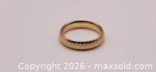 MaxSold Auction: Gold Ring. A - London (Ontario, Canada) PARTNER MANAGED Moving Online Auction - Baseline Road East