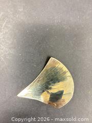 MaxSold Auction: Costume Jewelry - Surrey (British Columbia, Canada) PARTNER MANAGED Downsizing Online Auction - 16th Avenue