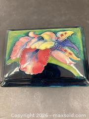 MaxSold Auction: Moorcroft - Surrey (British Columbia, Canada) PARTNER MANAGED Downsizing Online Auction - 16th Avenue