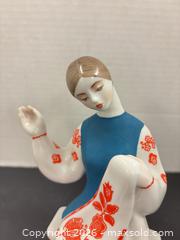 MaxSold Auction: Porcelain Figures - Surrey (British Columbia, Canada) PARTNER MANAGED Downsizing Online Auction - 16th Avenue