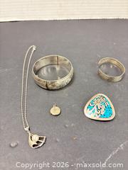 MaxSold Auction: Silver Jewelry - Surrey (British Columbia, Canada) PARTNER MANAGED Downsizing Online Auction - 16th Avenue