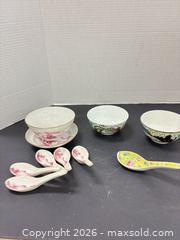 MaxSold Auction: Vintage Chinese Bowls - Surrey (British Columbia, Canada) PARTNER MANAGED Downsizing Online Auction - 16th Avenue