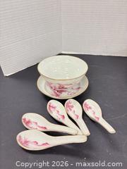 MaxSold Auction: Vintage Chinese Bowls - Surrey (British Columbia, Canada) PARTNER MANAGED Downsizing Online Auction - 16th Avenue