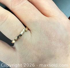 MaxSold Auction: 18K Yellow Gold Ring, Estimated Size 6 - Calgary (Alberta, Canada) SELLER MANAGED Moving Online Auction - Varsville Place Nw