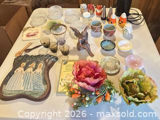 MaxSold Auction: Assorted Glass, Ceramic & Wood Home Decor Lot (25-30 pcs) - Calgary (Alberta, Canada) SELLER MANAGED Moving Online Auction - Varsville Place Northwest