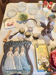 MaxSold Auction: Assorted Glass, Ceramic & Wood Home Decor Lot (25-30 pcs) - Calgary (Alberta, Canada) SELLER MANAGED Moving Online Auction - Varsville Place Northwest