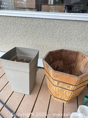 MaxSold Auction: Garden pots , hangers , candles  - Calgary (Alberta, Canada) SELLER MANAGED Moving Online Auction - Varsville Place Northwest