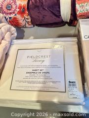MaxSold Auction: Mixed Bedding Lot: Comforters, Sheet Set & Throws (3–5 pcs) - Calgary (Alberta, Canada) SELLER MANAGED Moving Online Auction - Varsville Place Nw