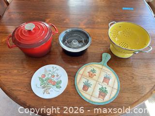 MaxSold Auction: Mixed Cookware & Kitchen Accessories — Dutch Oven, Colander, Baking Dish - Calgary (Alberta, Canada) SELLER MANAGED Moving Online Auction - Varsville Place Northwest