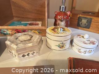 MaxSold Auction: Mixed Household Lot: Wood Boxes, Tea Tin, Notebooks, Soap Dispenser - Calgary (Alberta, Canada) SELLER MANAGED Moving Online Auction - Varsville Place Northwest