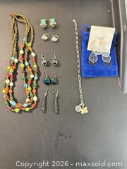 MaxSold Auction: Multicolor Glass Bead Necklace, Bracelet & Earring Lot - Calgary (Alberta, Canada) SELLER MANAGED Moving Online Auction - Varsville Place Northwest