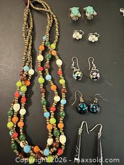 MaxSold Auction: Multicolor Glass Bead Necklace, Bracelet & Earring Lot - Calgary (Alberta, Canada) SELLER MANAGED Moving Online Auction - Varsville Place Northwest