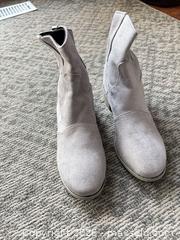 MaxSold Auction: Light Gray Faux Suede Ankle Boots, EU 39 / US 8 - Mississippi Mills (Ontario, Canada) SELLER MANAGED Downsizing Online Auction - Rae Road