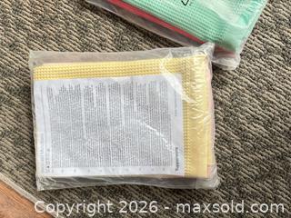MaxSold Auction: Tupperware Microfiber Cleaning Cloths, Assorted Colors - Mississippi Mills (Ontario, Canada) SELLER MANAGED Downsizing Online Auction - Rae Road
