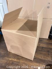 MaxSold Auction: ULINE 22 x 22 x 22 Corrugated Moving Boxes (Bundle of 15) - Mississippi Mills (Ontario, Canada) SELLER MANAGED Downsizing Online Auction - Rae Road