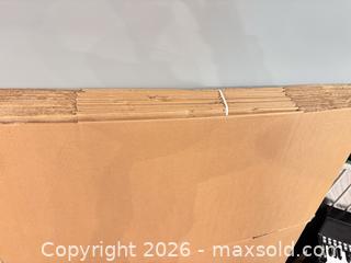 MaxSold Auction: Uline 22 x 22 x 22 in Corrugated Moving/Shipping Boxes, 32 ECT - Mississippi Mills (Ontario, Canada) SELLER MANAGED Downsizing Online Auction - Rae Road