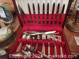 MaxSold Auction: Community Stainless Steel Flatware Set in Canteen B - Toronto (Ontario, Canada) Downsizing Online Auction - Blantyre Avenue