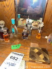 MaxSold Auction: Compacts and Perfume Bottles B - Toronto (Ontario, Canada) Downsizing Online Auction - Blantyre Avenue