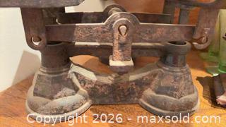MaxSold Auction: Vintage Cast Iron Kitchen Scale with Copper Bowl & Weights C - Toronto (Ontario, Canada) Downsizing Online Auction - Blantyre Avenue