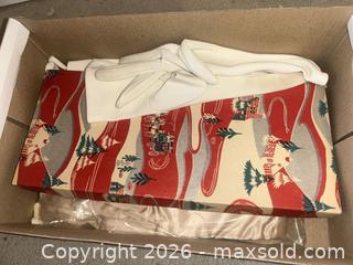 MaxSold Auction: Vintage Dresses, Shawls & Gloves, Lingerie - Chiffon, Satin, Lace B - Toronto (Ontario, Canada) Downsizing Online Auction - Blantyre Avenue