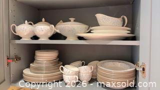 MaxSold Auction: Wedgwood Belle Fleur Bone China Dinnerware Set B - Toronto (Ontario, Canada) Downsizing Online Auction - Blantyre Avenue