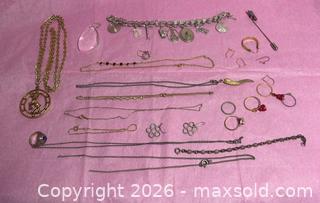 MaxSold Auction: Miscellaneous Lot of Jewelry - Newmarket (Ontario, Canada) SELLER MANAGED Downsizing Online Auction - Wendy Culbert Crescent