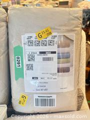 MaxSold Auction: Bedding essentials  - Toronto (Ontario, Canada) SELLER MANAGED Downsizing Online Auction - Joicey Blvd 