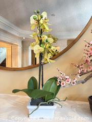 MaxSold Auction: Decorative Flowers / Hand-painted ceramic planter - Toronto (Ontario, Canada) SELLER MANAGED Downsizing Online Auction - Joicey Blvd 