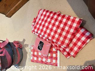 MaxSold Auction: Party Disposables - Toronto (Ontario, Canada) SELLER MANAGED Downsizing Online Auction - Joicey Boulevard