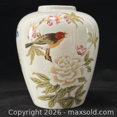 MaxSold Auction: Oriental Style Floral Porcelain Vase MADE IN JAPAN - Richmond (British Columbia, Canada) SELLER MANAGED Moving Online Auction - Gollner Avenue (CONDO)