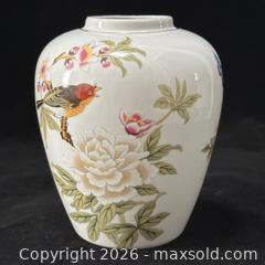MaxSold Auction: Oriental Style Floral Porcelain Vase MADE IN JAPAN - Richmond (British Columbia, Canada) SELLER MANAGED Moving Online Auction - Gollner Avenue (CONDO)