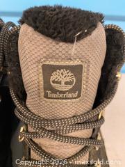 MaxSold Auction: Timberland Women’s Waterproof Winter Boots Size US 9 (EU 40)  - Vancouver (British Columbia, Canada) SELLER MANAGED Reseller Online Auction - East 7th Avenue (STORAGE)