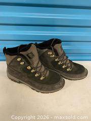MaxSold Auction: Timberland Women’s Waterproof Winter Boots Size US 9 (EU 40)  - Vancouver (British Columbia, Canada) SELLER MANAGED Reseller Online Auction - East 7th Avenue (STORAGE)
