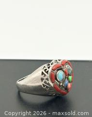 MaxSold Auction: 925 Sterling Silver & Gemstone Ring Size 6 6.13g - Esquimalt (British Columbia, Canada) PARTNER MANAGED Reseller Online Auction -  Lampson Street
