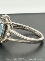 MaxSold Auction: 925 Sterling Silver Topaz Ring Size 7.5 3.58g - Esquimalt (British Columbia, Canada) PARTNER MANAGED Reseller Online Auction -  Lampson Street