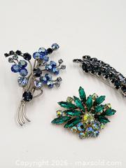 MaxSold Auction: Costume Brooches  - Esquimalt (British Columbia, Canada) PARTNER MANAGED Reseller Online Auction -  Lampson Street