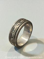 MaxSold Auction: Sterling Silver Mexican Footprint Spinner Ring Size 8 - Esquimalt (British Columbia, Canada) PARTNER MANAGED Reseller Online Auction -  Lampson Street