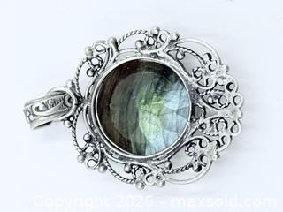 MaxSold Auction: Sterling Silver Pendant Labradorite 8.75g - Esquimalt (British Columbia, Canada) PARTNER MANAGED Reseller Online Auction -  Lampson Street