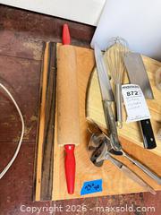 MaxSold Auction: Cutting Boards, Cutlery, More B - Allentown (Pennsylvania, USA) PARTNER MANAGED Downsizing Online Auction - North Berks Street