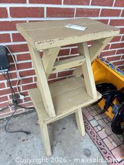 MaxSold Auction: Benches A - Bally (Pennsylvania, USA) PARTNER MANAGED Downsizing Online Auction - Cherry Street