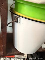 MaxSold Auction: Jump Starter and More A - Bally (Pennsylvania, USA) PARTNER MANAGED Downsizing Online Auction - Cherry Street