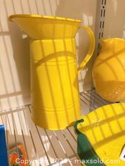 MaxSold Auction: Lemon Serving Ware B - Bally (Pennsylvania, USA) PARTNER MANAGED Downsizing Online Auction - Cherry Street