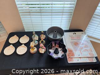 MaxSold Auction: Bakeware & Kitchen Decor Lot  - Roseville (California, USA) PARTNER MANAGED Moving Online Auction - Marie Court #2