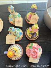 MaxSold Auction: Bakeware & Kitchen Decor Lot  - Roseville (California, USA) PARTNER MANAGED Moving Online Auction - Marie Court #2