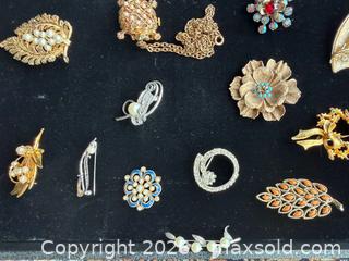 MaxSold Auction: Brooching the Subject: A Very Glam Vintage Pin Collection - Roseville (California, USA) PARTNER MANAGED Moving Online Auction - Marie Court #2