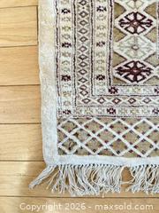 MaxSold Auction: Neutral Pattern Wool Area Rug – Cream & Taupe w/ Fringe - Roseville (California, USA) PARTNER MANAGED Moving Online Auction - Marie Court #2