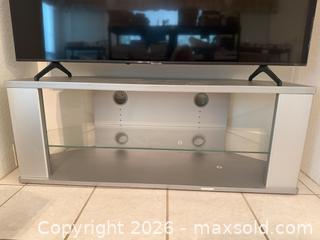 MaxSold Auction: Samsung Smart TV (55") - Roseville (California, USA) PARTNER MANAGED Moving Online Auction - Marie Court #2