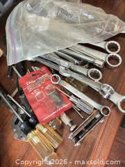 MaxSold Auction: Lot of 6-15 Hand Tools: Wrenches, Screwdrivers, Hex Keys - Plano (Texas, USA) SELLER MANAGED Downsizing Online Auction -  Pin Oak Lane