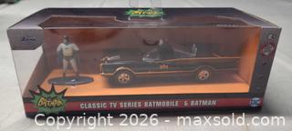 MaxSold Auction: Lot: Batman Figure and Die-Cast Toy Car Collection - Toronto (Ontario, Canada) PARTNER MANAGED Reseller Online Auction - Queen Street West.